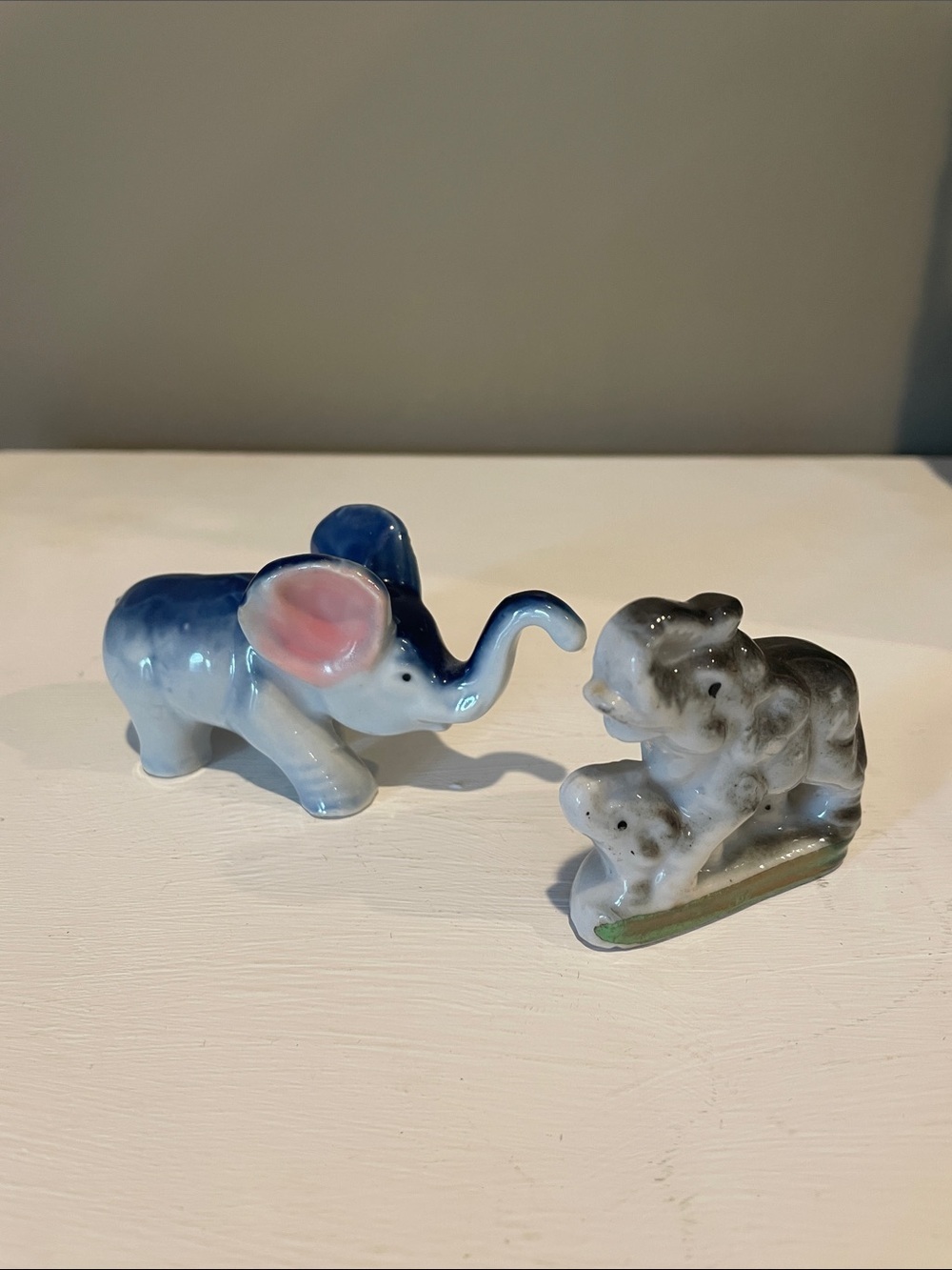 Mini elephant antique figurines